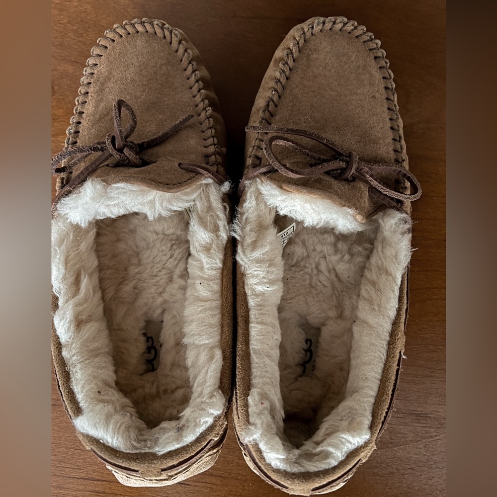 Ugh Dakota Slippers in Chestnut